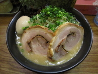 「全部のせ豚骨醤油らーめん+ライス（1000円+20円～カンパ制）」@蜻家 三鷹下連雀店の写真