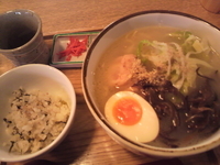「博多水炊き鶏ラーメンセット 白（塩）大盛」@恵比寿若どりの写真