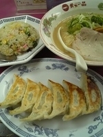 「サービス定食（こってりラーメン+半チャーハン+餃子）1080円」@天下一品 江古田店の写真