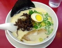 「ラーメン（500円）」@博多天神 新宿西口店の写真