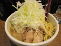 「味噌ラーメン大+半チャーシュー+ネギ」@麺処 慶の写真