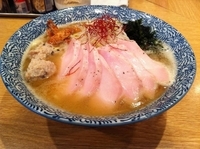 「純鶏白湯中盛り+鶏チャーシュー」@麺屋 一燈の写真