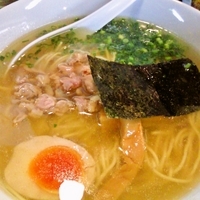 「地鶏けい骨ラーメン（塩）」@地鶏けい骨 阿波家 宇都宮店の写真