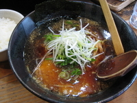 「こがし醤油ラーメン[600円]+餃子セット[80円]」@無双 赤坂店の写真