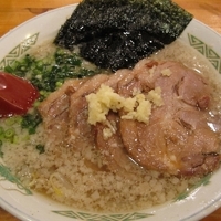 「正油チャーシューメン+替玉・固め 1,000円+100円」@にんにくや 堀之内店の写真