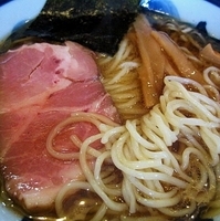 「鶏清湯ラーメン（小）醤油 650円」@つけ麺 目黒屋の写真