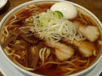 「中華そば（小）+ゆで卵」@中華そば つし馬の写真