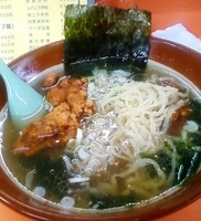 「塩ラーメン+から揚げトッピング(650円+100円)」@天竜飯店の写真