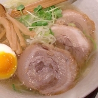 「特選塩らーめん + チャーシュー1枚サービス」@天佑の写真
