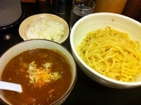 「牛すじカレーつけそば（小ライス付）」@鶴麺 鶴見本店の写真