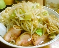 「ラーメン普通（250g、野菜マシ）（650円）」@AKASAKA ANEX  雷電（RAYDEEN）の写真