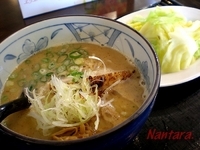 「濃厚鶏そば+替玉+ぐるめぱど切抜きでキャベツ」@ブラウンの写真