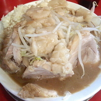 「ラーメン 麺少なめ 子豚 全部」@ジャンクガレッジ 東大宮店の写真