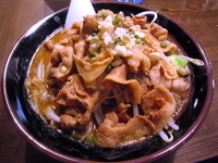 「ダブル味噌らぁめん+肉増し+薬味（葫、生姜、ザーサイ）」@ゴリラーメンの写真