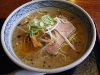 「とんこつにんにく正油ラーメン」@都の写真