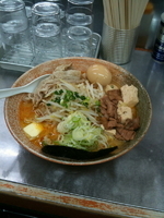 「味噌ラーメン 豆乳とんこつ仕立てスープ!モツ煮、豚シャブ乗せ!」@覆麺 智の写真