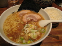 「とんこつ正油ラーメン[700円]+小ライス[150円?だったか?」@麻布ラーメン 西麻布支店の写真