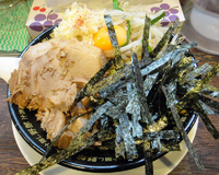 「汁無し豚野郎（カエシ、化調、アブラ、ニンニクマシ）880円」@野郎ラーメン 神田本店の写真