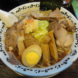 メガ豚野郎ラーメン（カエシ、化調、アブラ、ニンニクマシ）980円
