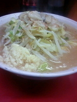 「大ラーメン（ヤサイマシマシ（別丼で）、ニンニク、アブラ）」@ラーメン二郎 大宮店の写真