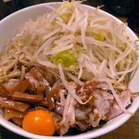 「チョイ麺マシ（500g） 油そば（汁無し） 700円 + 麺増 」@らーめん こじろう526 日暮里店の写真