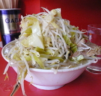 「Jr.の子豚 700円（ヤサイマシマシ）」@ラーメン二郎 三田本店の写真