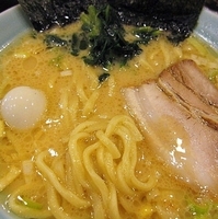 「ラーメン（麺硬め） 580円」@横浜家系ラーメン じゃん家の写真