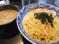 「半熟味玉つけ麺+無料ライス」@明山の写真
