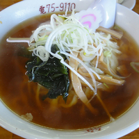 「ラーメン 450円 + 餃子250円」@手打ちラーメン 笹の写真