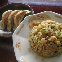 「半チャーハンセット（餃子3個+半チャーハン）490円」@麺's たぐちの写真
