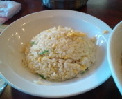 「ランチセット（しおらーめん+半ちゃーはん）750円」@旭川らぁめん 雪花亭の写真