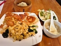 「高菜チャーハン ランチバイキング1050円の一品」@中国四方料理 美食亭の写真