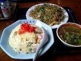 「チャーハン+半焼きそば」@毛呂山食堂の写真