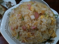 「チャーハン（550円）+娘々餃子2人前（500円）」@漫々亭の写真