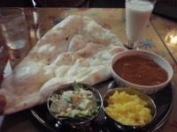 「Aランチセット（カレーはマトン、ドリンクはラッシー、辛さは普通を」@インド、ネパール料理 DANFEの写真