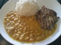 「ペルーのお豆のカレー、ポークソテー添え（1000円）」@ペルー料理 MIRAFLORESの写真
