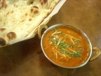 「チキンハイダラバード+ナン（1050円+300円）」@ヴィッキー 若松町店の写真