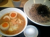 「カレーチーズつけ蕎麦（大） 880円+味玉（クーポン利用）」@つけ蕎麦 安土 高田馬場本店の写真