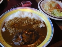 「ハンバーグカレー（サラダ付き）900円100円」@レストラン さーくるの写真