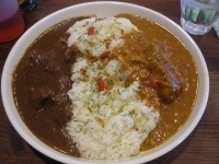 「ピース・スマイルカレー900円メガ盛300円」@狭山カレー工房 りとるほっと。の写真