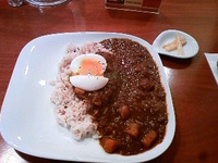 「テールカレー+十六穀ごはん+半熟たまご」@リズカレー東京の写真