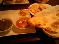 「ディナースペシャルセット（ホウレン草とカッティーズチーズカレー、」@エスニックダイニング Sunriseの写真