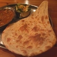 「本日のカレー（チキンドピアジャ）セット（辛口・ナン・サラダ）（8」@インド料理 Namasuteの写真