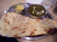 「Aセット （ホウレン草+チキンカレー） ナン」@ナマステ インディア 本店の写真