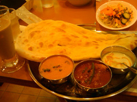 「2種カレーセット（ベジタブル、ナン）@アイスチャイ」@ナマステヒマール 大島店の写真