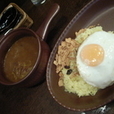 挽肉カレー 目玉焼き+ニンニクチップトッピング