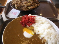 「カレーキング￥890+温玉￥60」@すき家 那珂湊店の写真