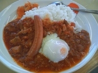 「フレッシュトマトカレー 290円 プラスソーセージ半熟玉子 11」@すき屋 石和店の写真