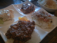 「ランチープレート（メイン3品）1300円（ペペロンチーノ飯+10」@オオグシ加哩堂の写真