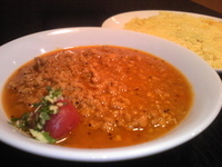 「華麗なる!鶏ひき肉とナンコツのキーマカレー+梅干し添え」@新・印度料理 たんどーるの写真
